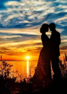 Едет поезд запоздалый